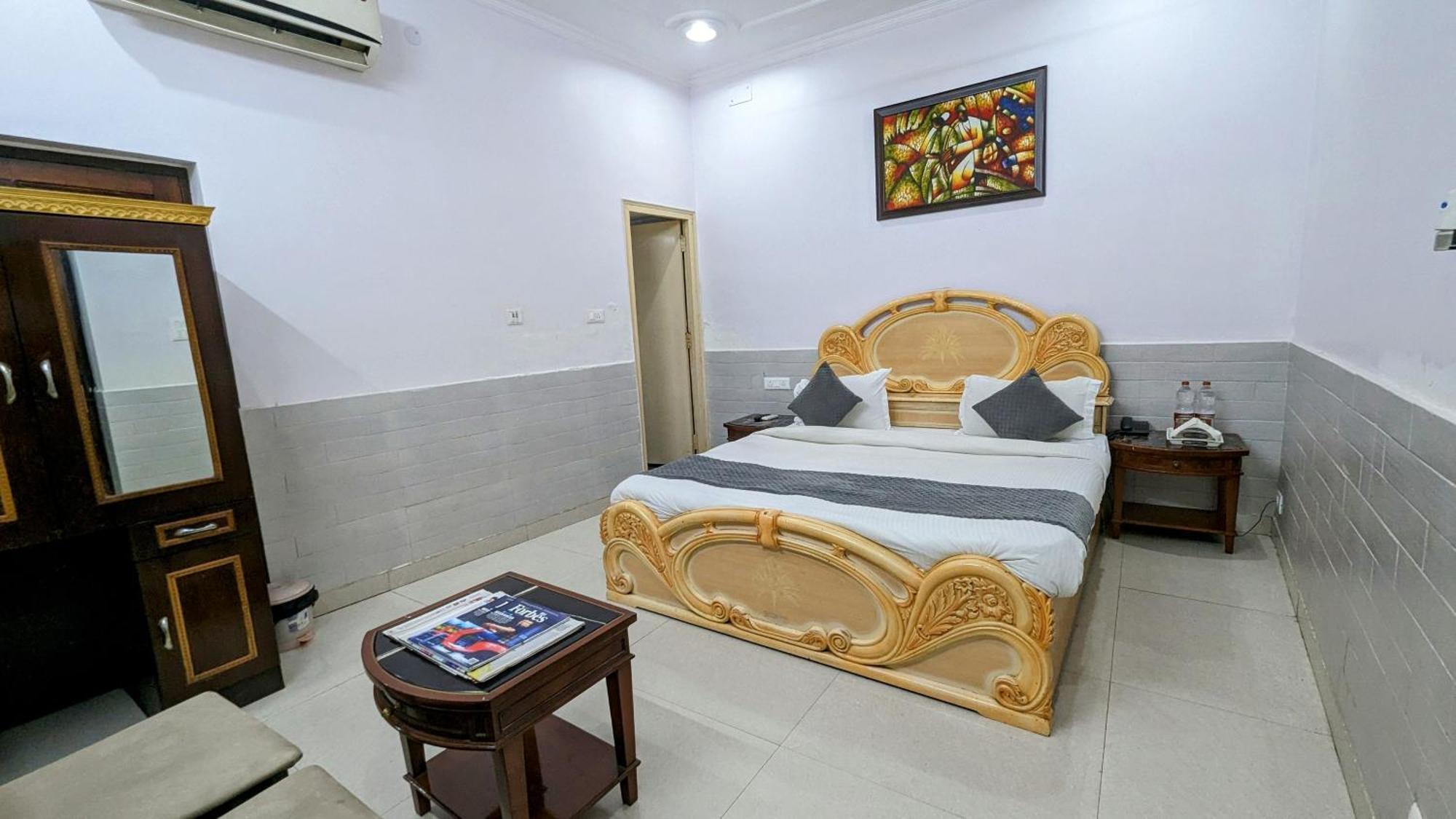 Hotel Lecston @Yashobhoomi Dwarka Sector - 25 Metro Station Delhi  Exterior foto