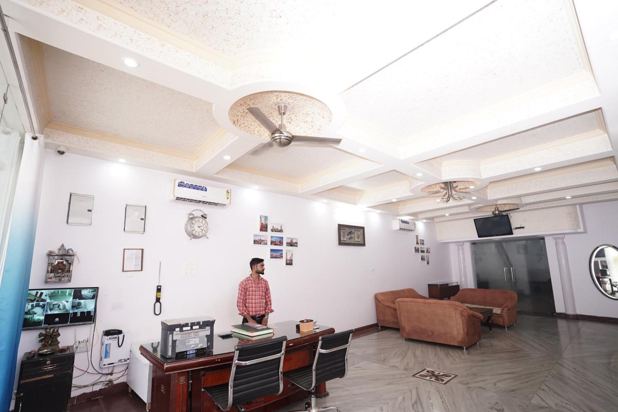 Hotel Lecston @Yashobhoomi Dwarka Sector - 25 Metro Station Delhi  Exterior foto