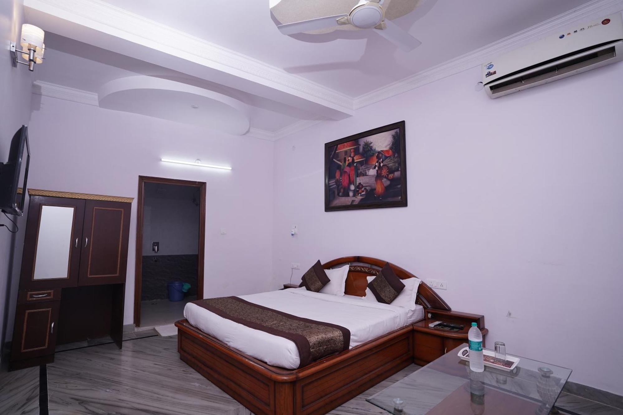 Hotel Lecston @Yashobhoomi Dwarka Sector - 25 Metro Station Delhi  Exterior foto