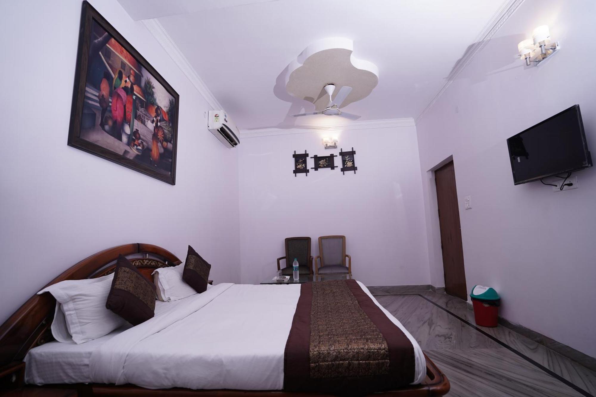 Hotel Lecston @Yashobhoomi Dwarka Sector - 25 Metro Station Delhi  Exterior foto